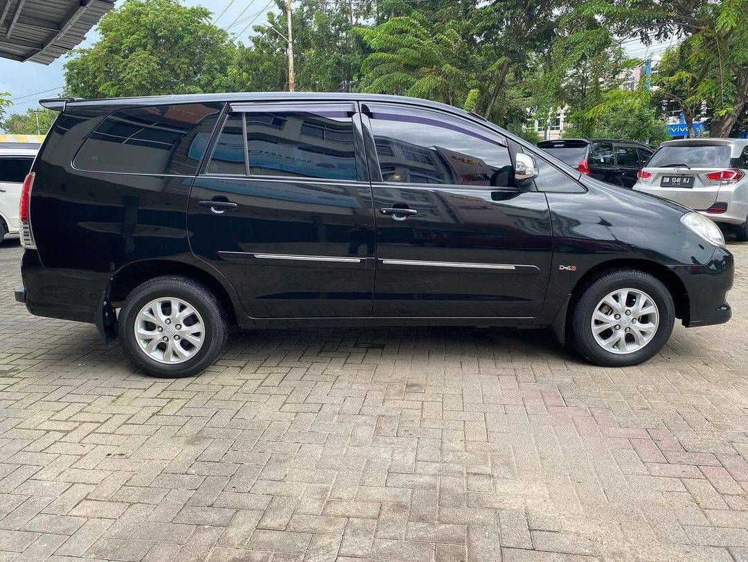 2011 Toyota Kijang Innova 2011 Toyota Kijang Innova