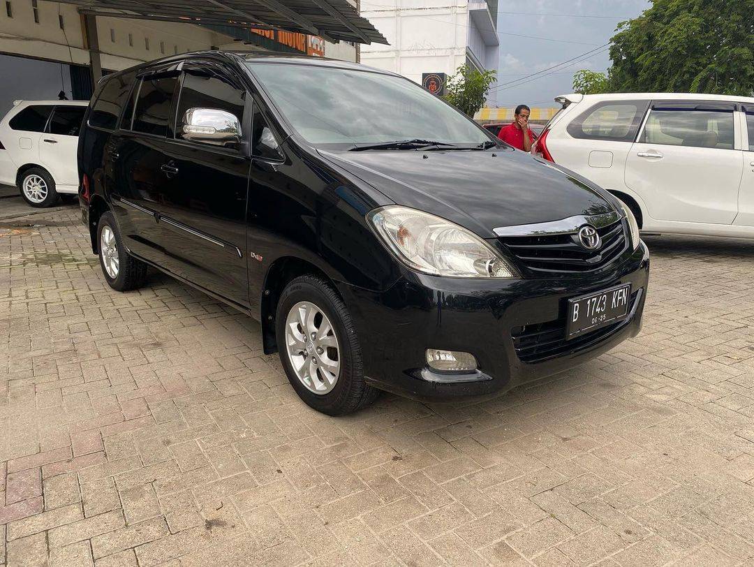 2011 Toyota Kijang Innova 2011 Toyota Kijang Innova