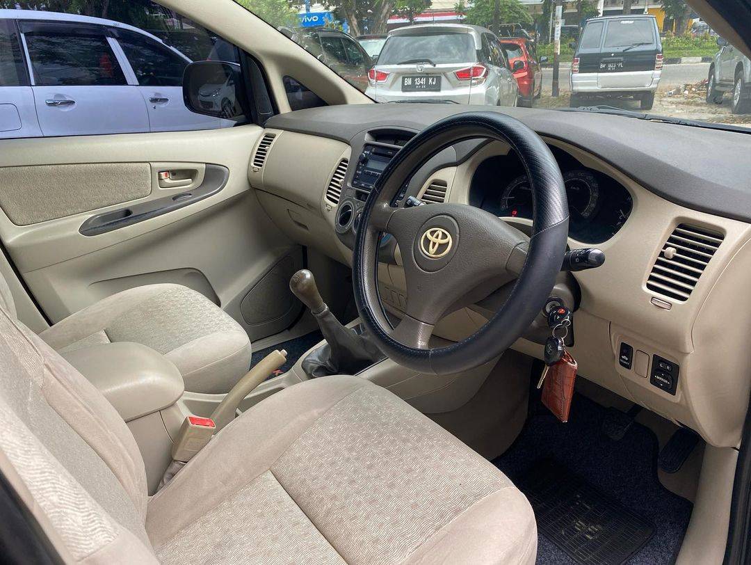 2011 Toyota Kijang Innova 2011 Toyota Kijang Innova