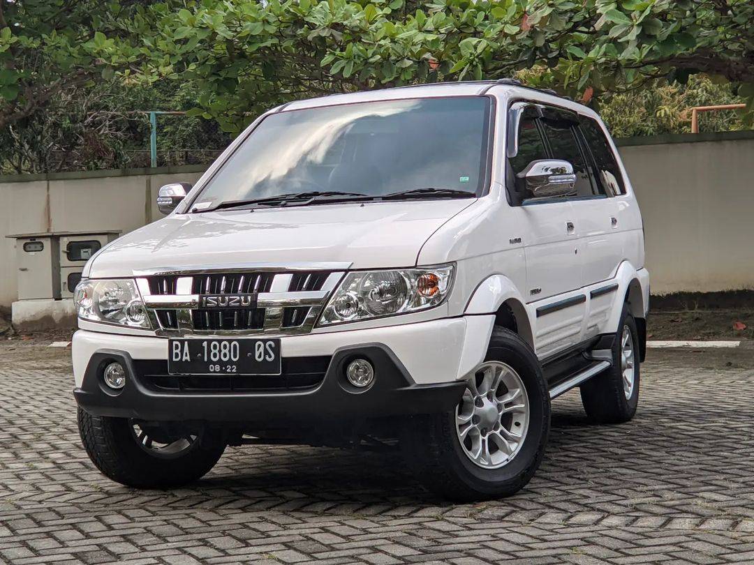 Second Hand 2017 Isuzu Panther Second Hand 2017 Isuzu Panther