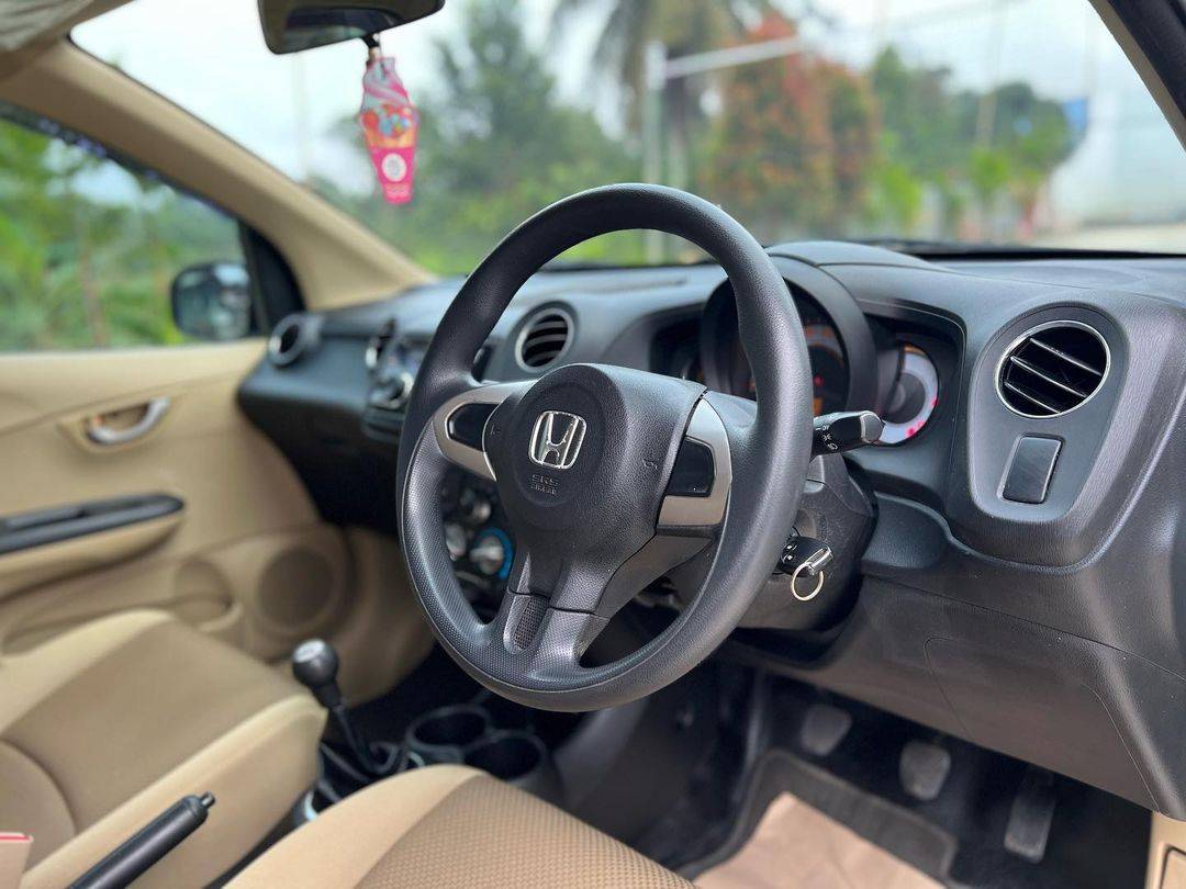 2015 Honda Brio E 1.3L M/T 2015 Honda Brio E 1.3L M/T