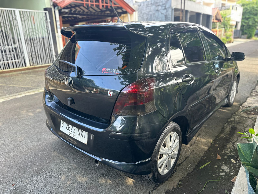 2010 Toyota Yaris 2010 Toyota Yaris