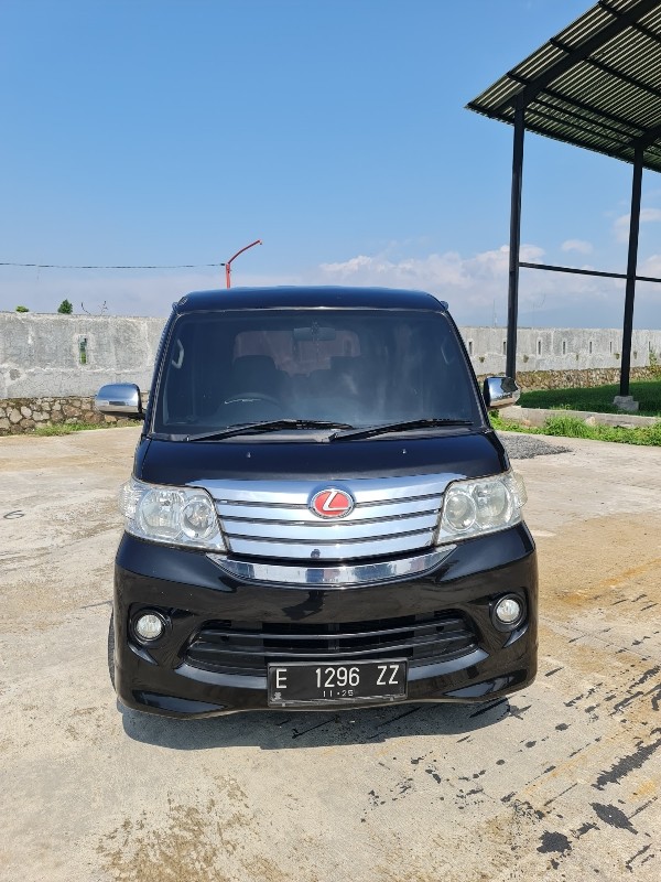 2015 Daihatsu Luxio