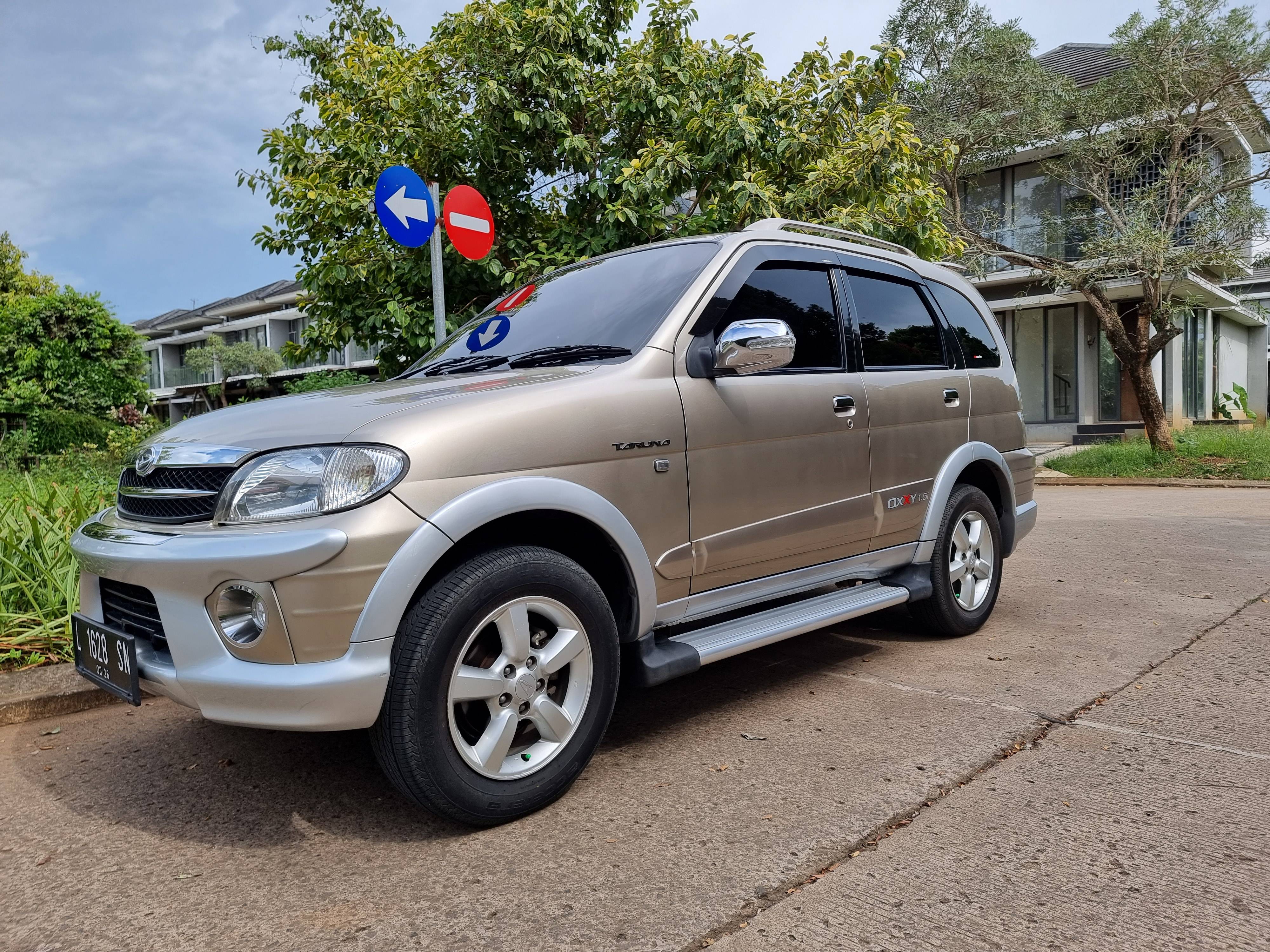 2005 Daihatsu Taruna CX OXXY 1.5L MT 2005 Daihatsu Taruna CX OXXY 1.5L MT