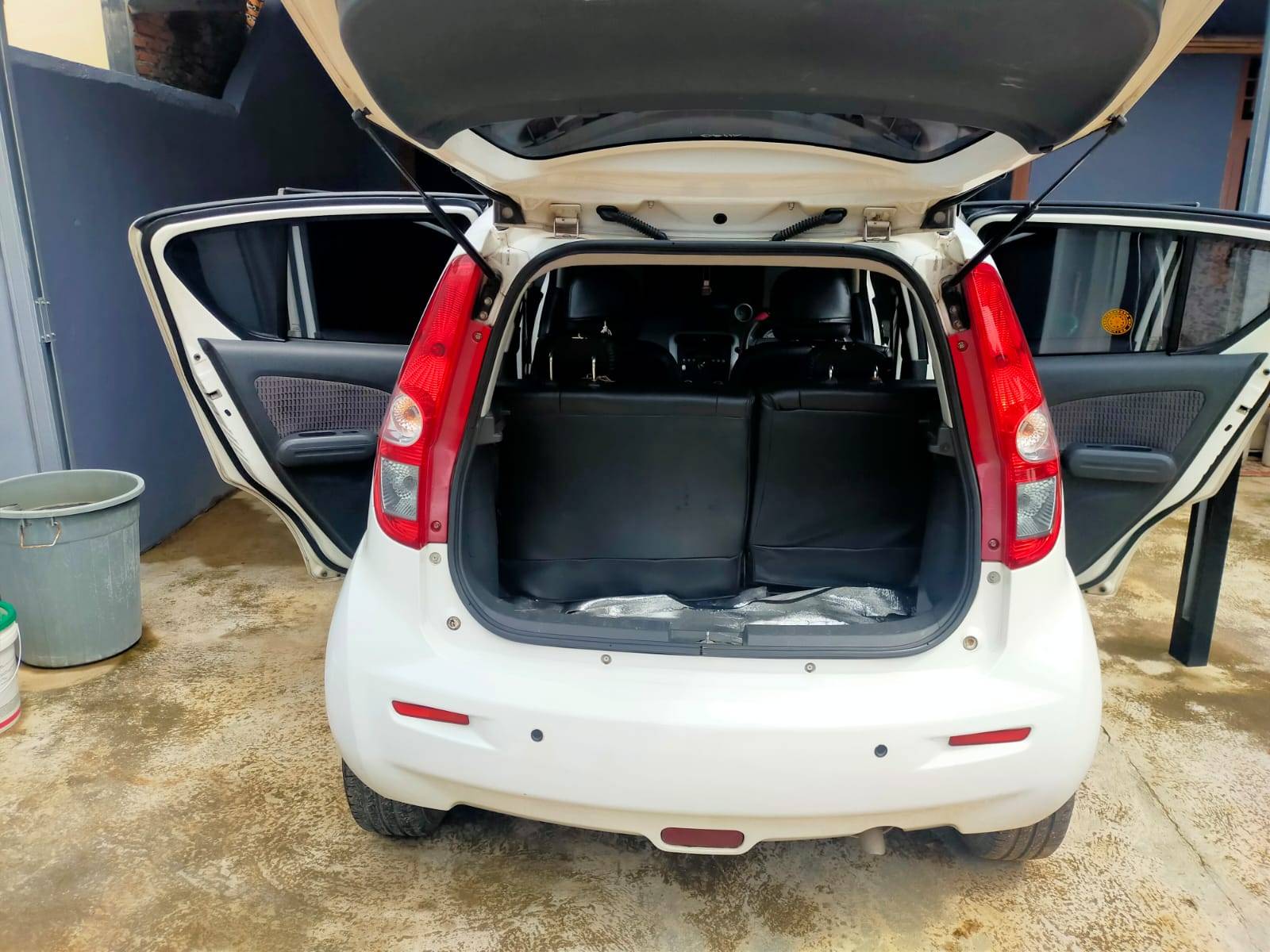 2013 Suzuki Splash MT 2013 Suzuki Splash MT