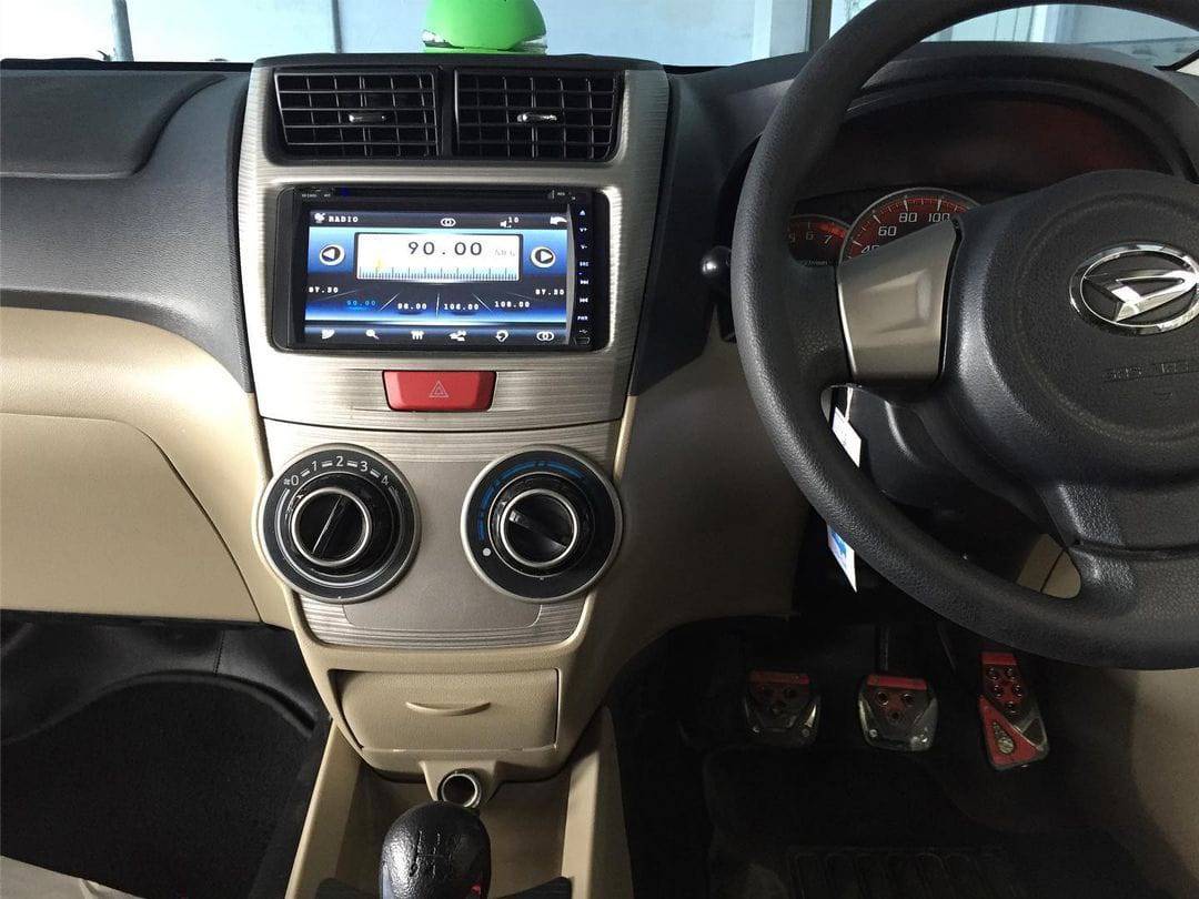 2015 Daihatsu Xenia 1.5 R MT 2015 Daihatsu Xenia 1.5 R MT