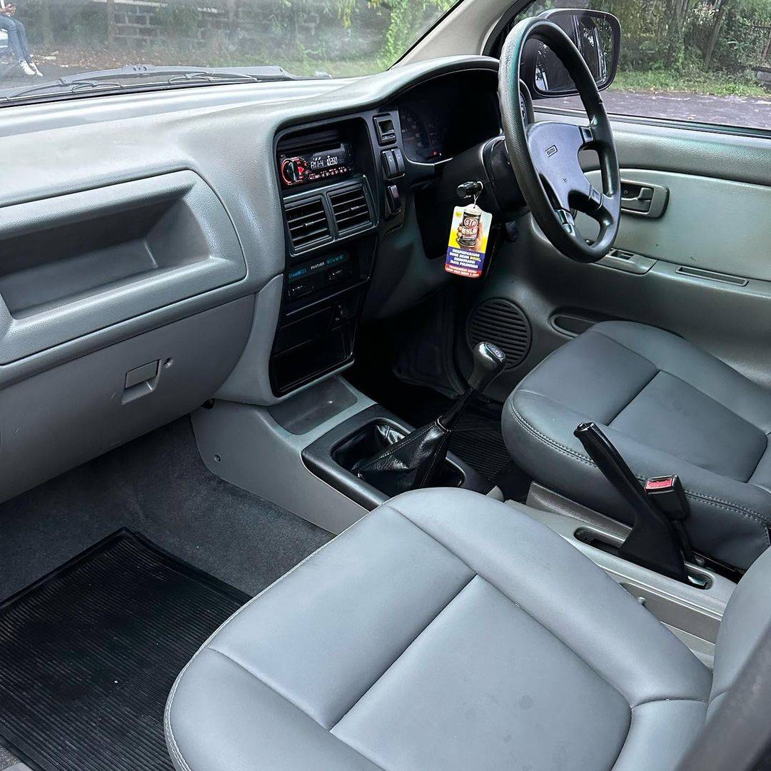 2002 Isuzu Panther 2002 Isuzu Panther