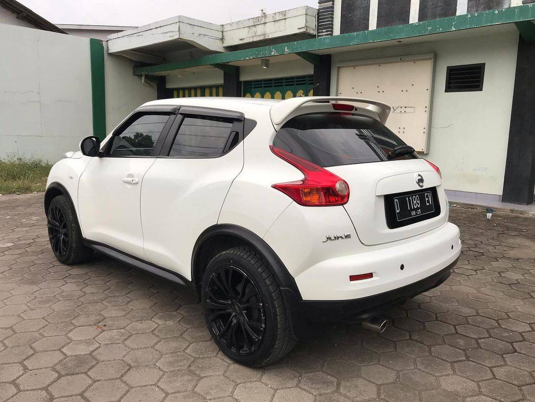 2012 Nissan Juke  RX AT 2012 Nissan Juke  RX AT