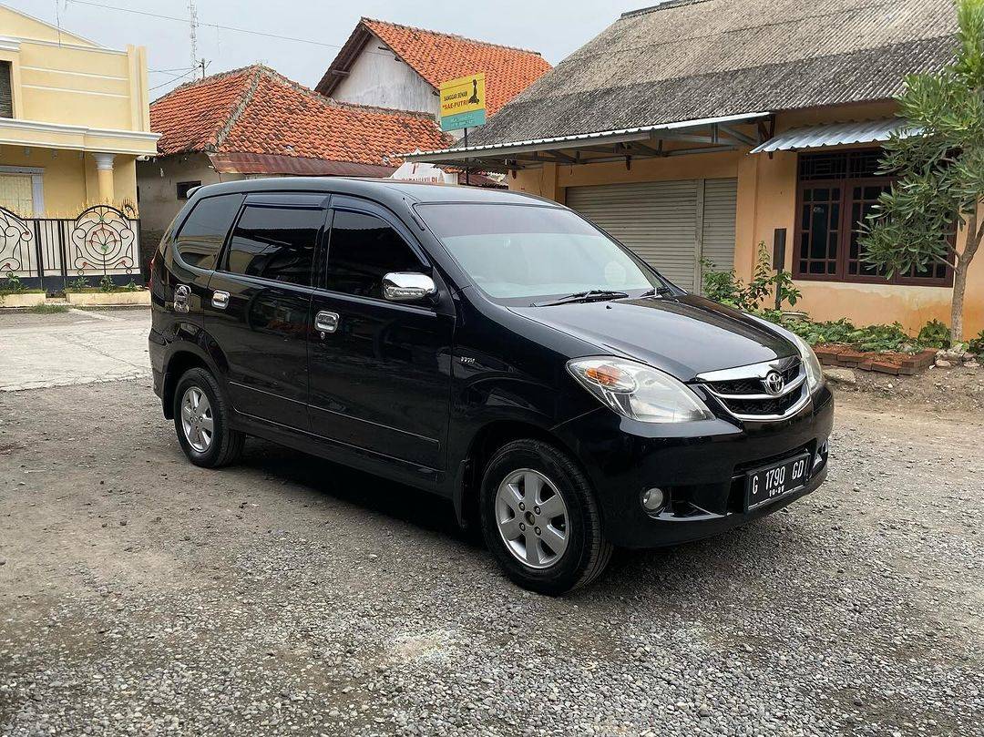 2010 Toyota Avanza VVT-I G 1.3L MT 2010 Toyota Avanza VVT-I G 1.3L MT