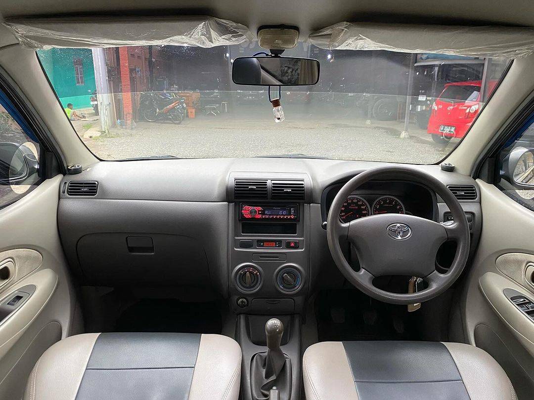 2010 Toyota Avanza VVT-I G 1.3L MT 2010 Toyota Avanza VVT-I G 1.3L MT