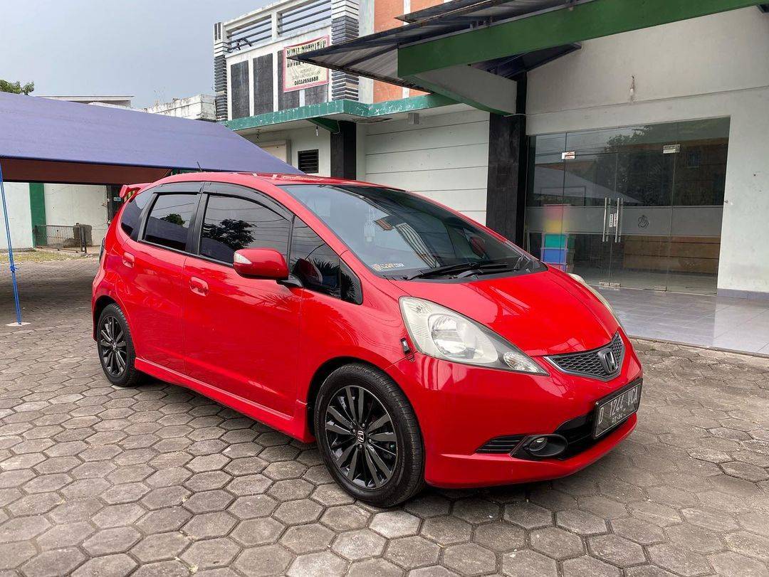 2009 Honda Jazz  1.5L RS AT 2009 Honda Jazz  1.5L RS AT