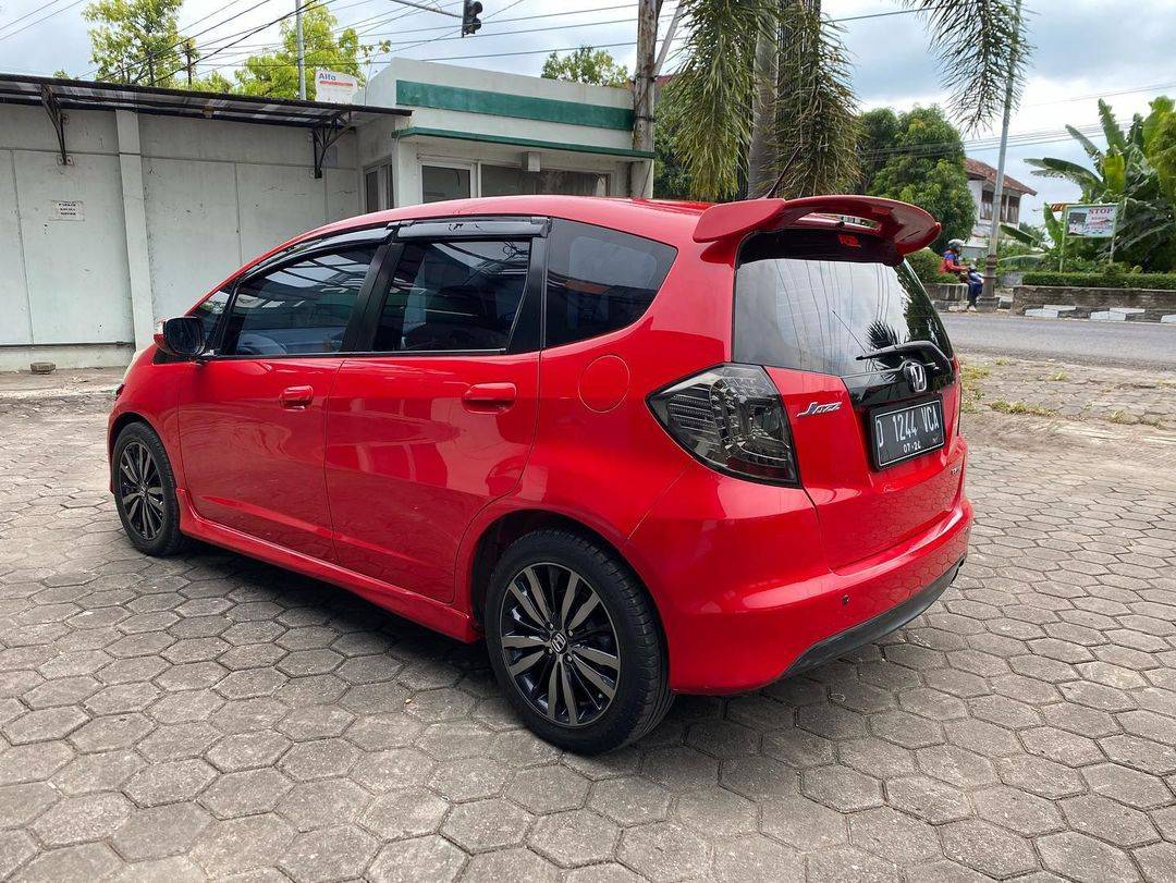 2009 Honda Jazz  1.5L RS AT 2009 Honda Jazz  1.5L RS AT