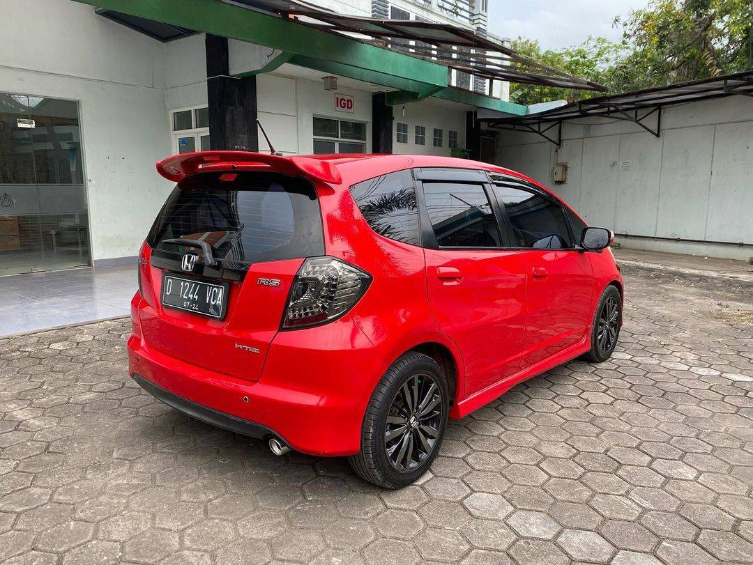 2009 Honda Jazz  1.5L RS AT 2009 Honda Jazz  1.5L RS AT