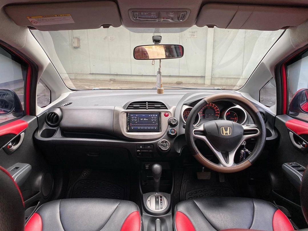 2009 Honda Jazz  1.5L RS AT 2009 Honda Jazz  1.5L RS AT