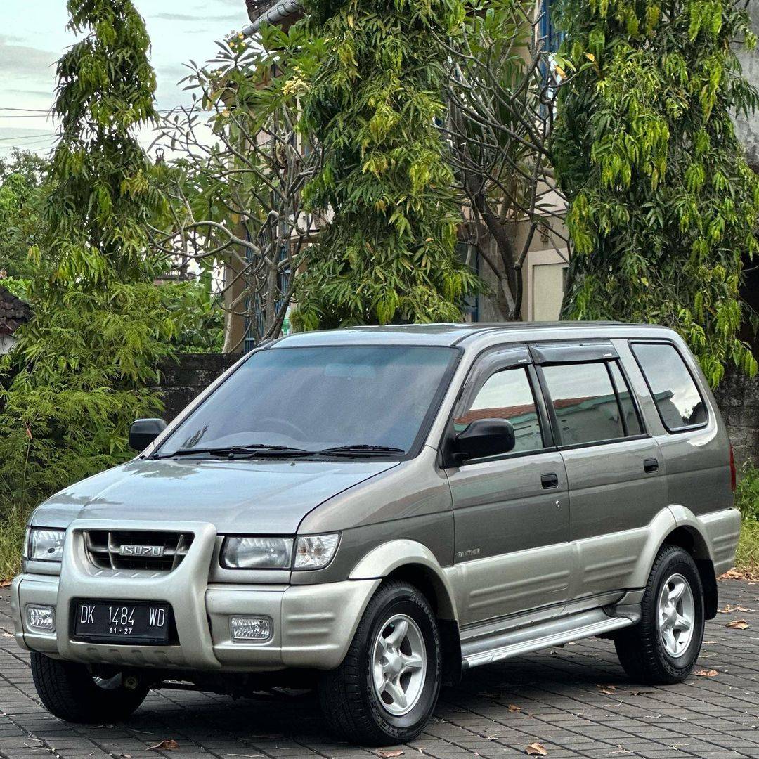 2002 Isuzu Panther  HiGrade 2002 Isuzu Panther  HiGrade