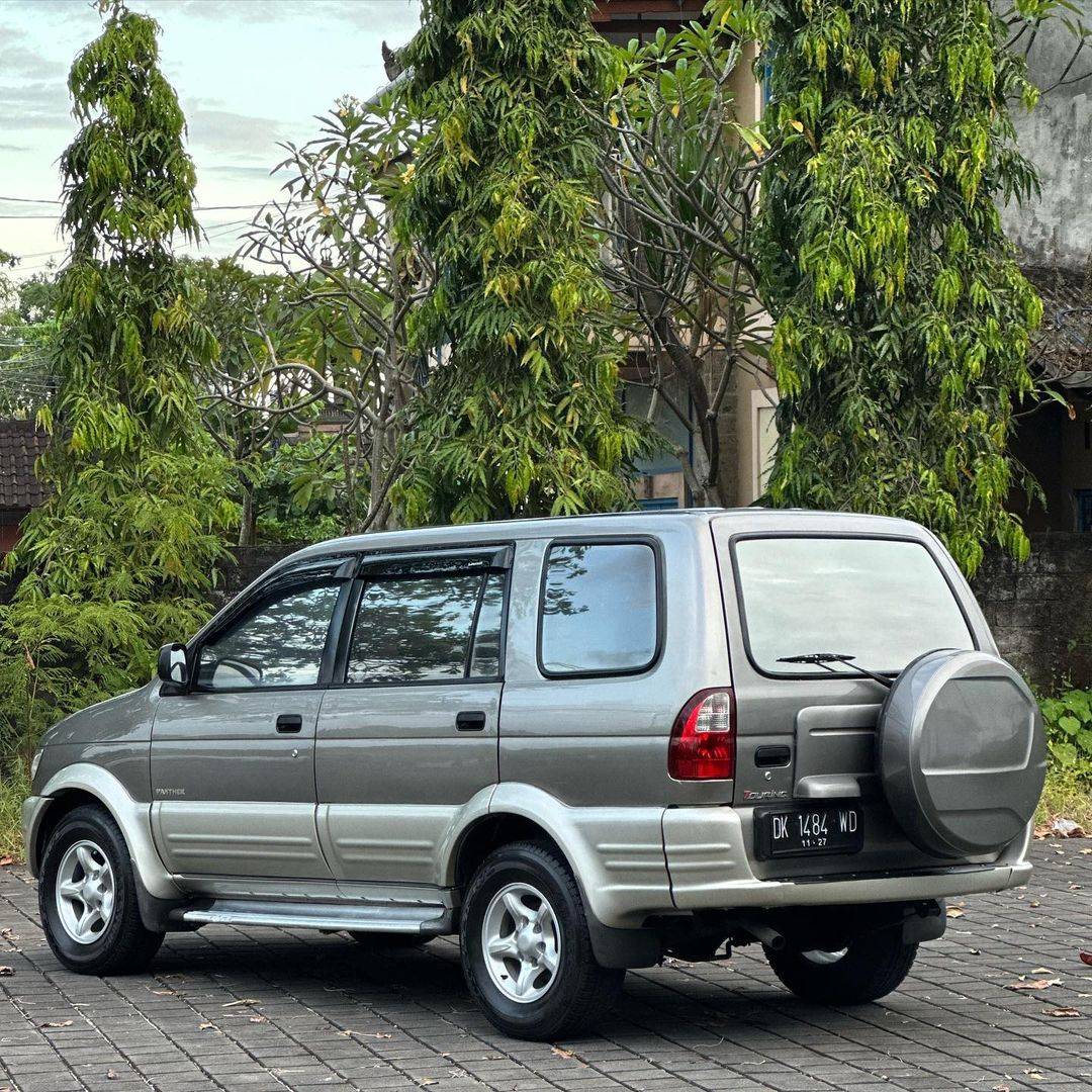 2002 Isuzu Panther  HiGrade 2002 Isuzu Panther  HiGrade