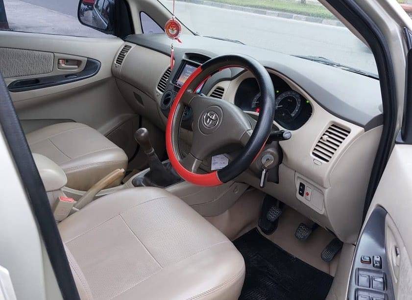 2011 Toyota Kijang Innova 2.5 G MT DIESEL 2011 Toyota Kijang Innova 2.5 G MT DIESEL