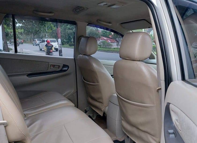 2011 Toyota Kijang Innova 2.5 G MT DIESEL 2011 Toyota Kijang Innova 2.5 G MT DIESEL