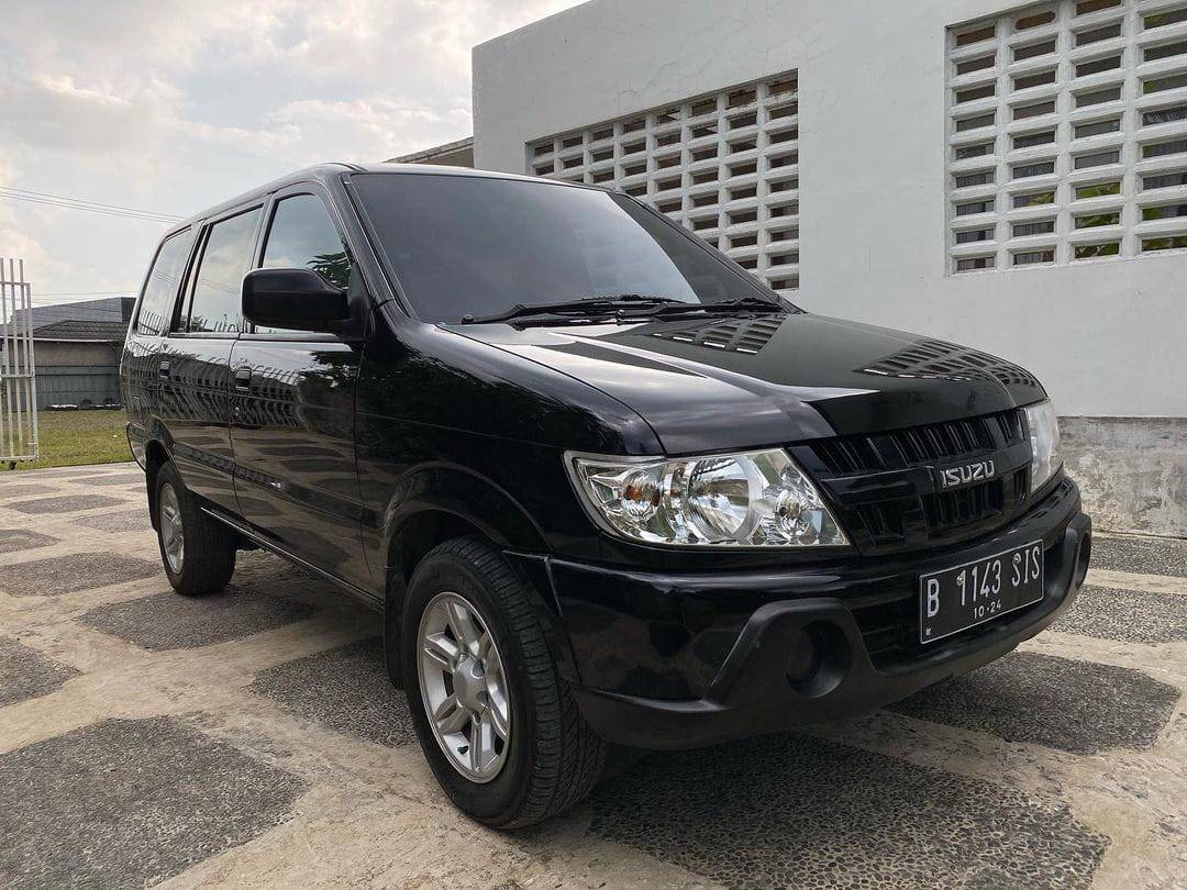 2012 Isuzu Panther LM Smart Turbo Bekas 2012 Isuzu Panther LM Smart Turbo Bekas