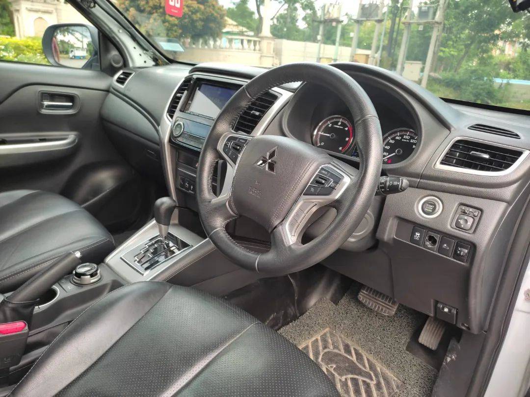 2020 Mitsubishi Triton  GLS MT Double Cab 4WD 2020 Mitsubishi Triton  GLS MT Double Cab 4WD