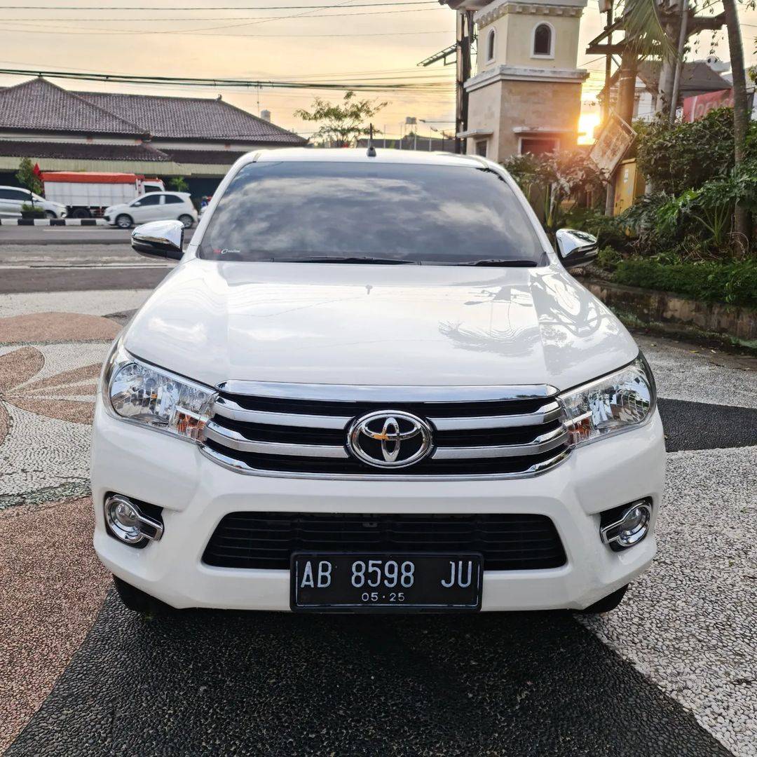 2020 Toyota Hilux Double Cabin V 2.5L MT Bekas 2020 Toyota Hilux Double Cabin V 2.5L MT Bekas
