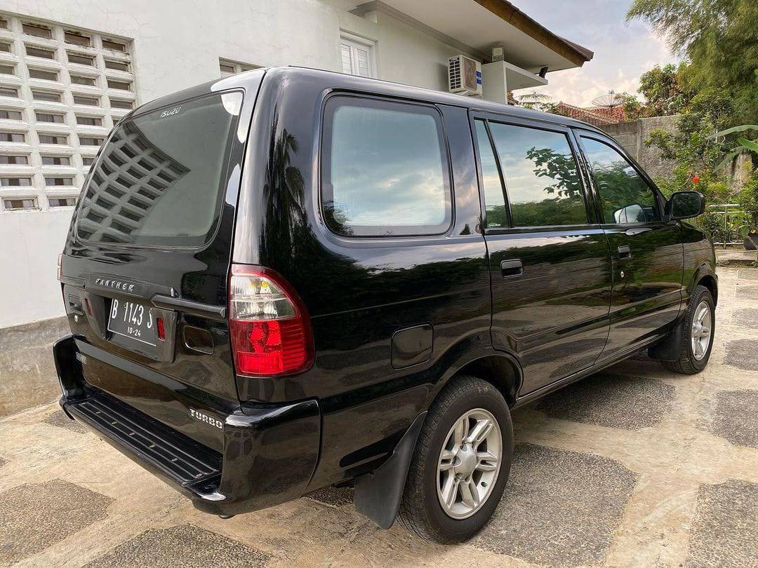 2012 Isuzu Panther 2012 Isuzu Panther