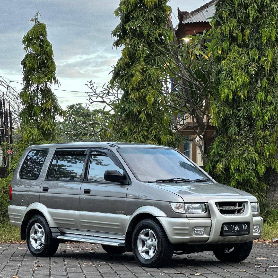 2002 Isuzu Panther Bekas 2002 Isuzu Panther Bekas