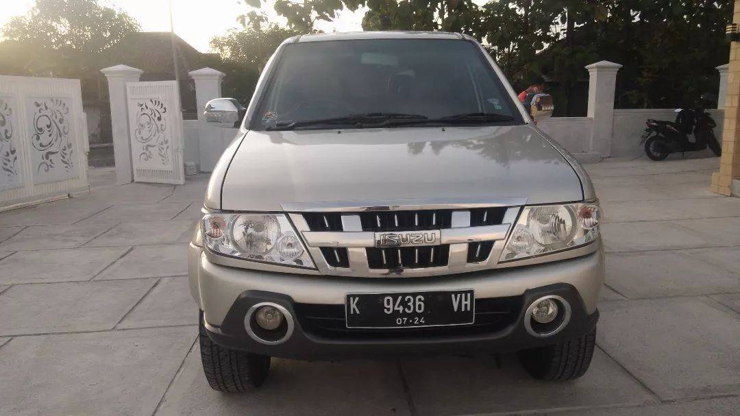 2014 Isuzu Panther Bekas 2014 Isuzu Panther Bekas