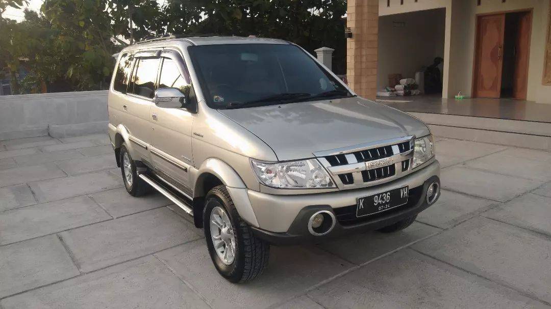 2014 Isuzu Panther 2014 Isuzu Panther