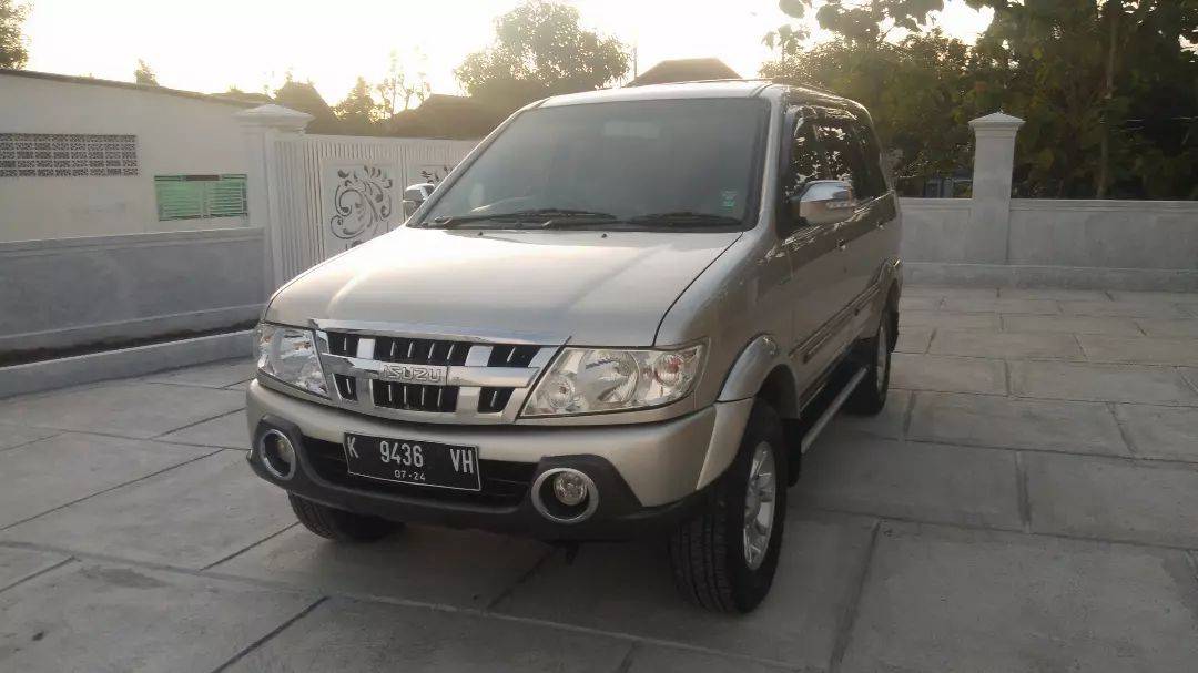 2014 Isuzu Panther 2014 Isuzu Panther