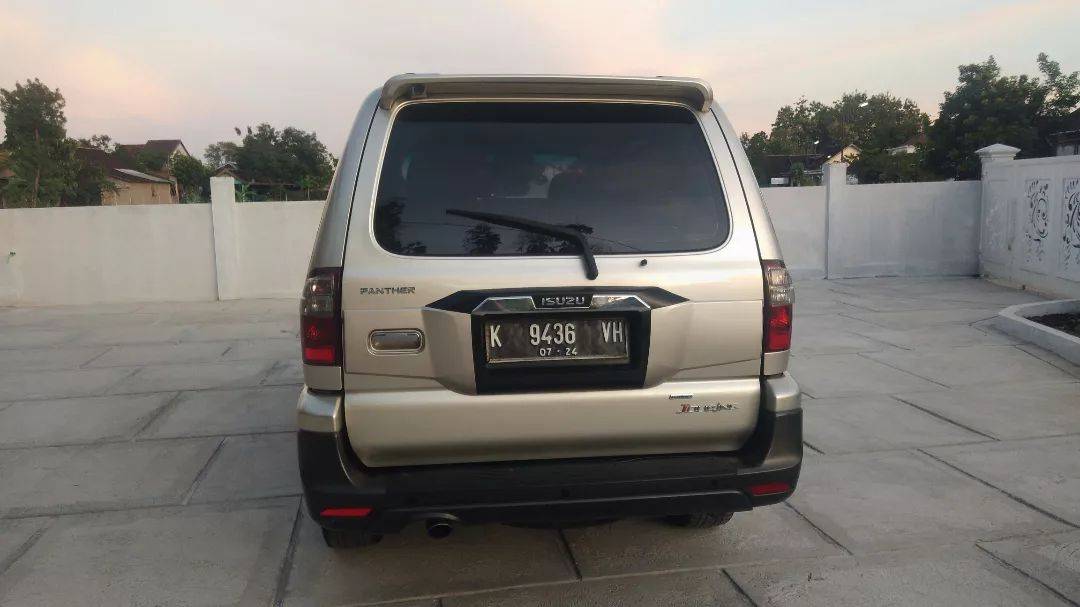 2014 Isuzu Panther 2014 Isuzu Panther