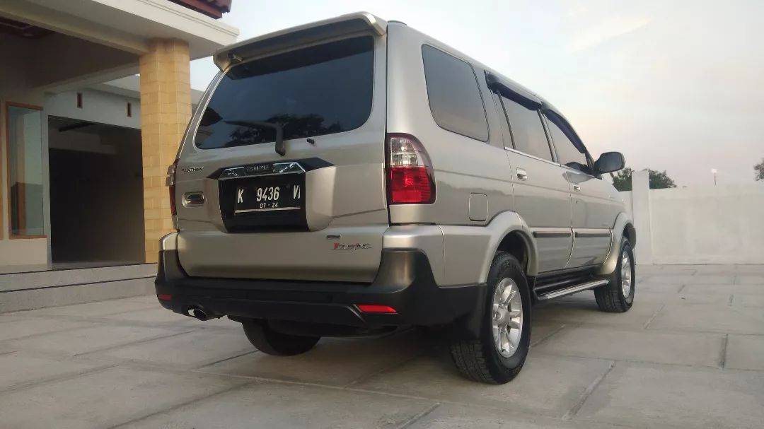 2014 Isuzu Panther 2014 Isuzu Panther