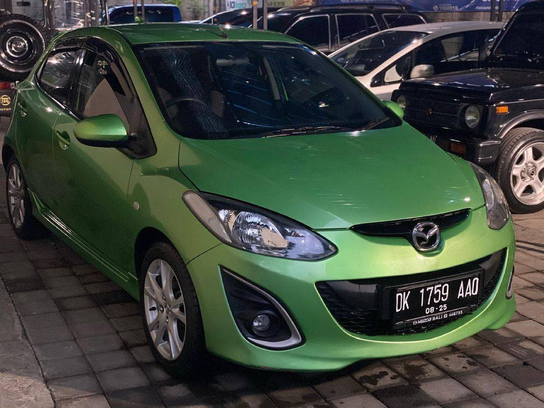 2011 Mazda 2  R AT Bekas 2011 Mazda 2  R AT Bekas