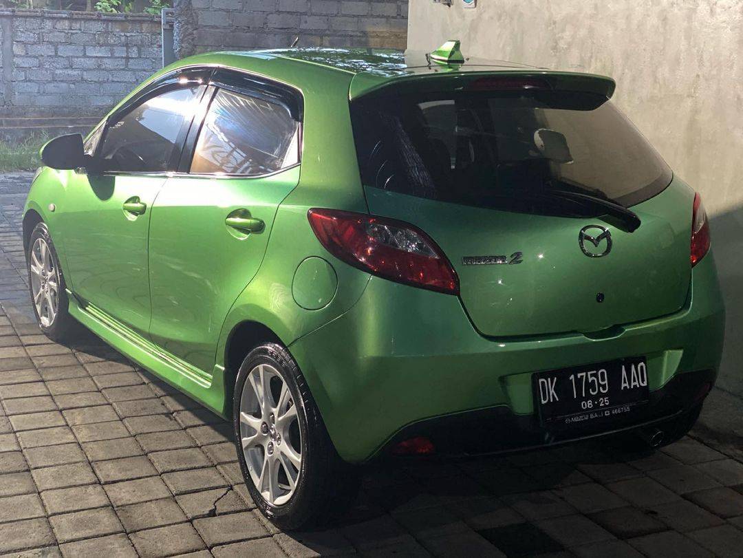 2011 Mazda 2 R AT 2011 Mazda 2 R AT