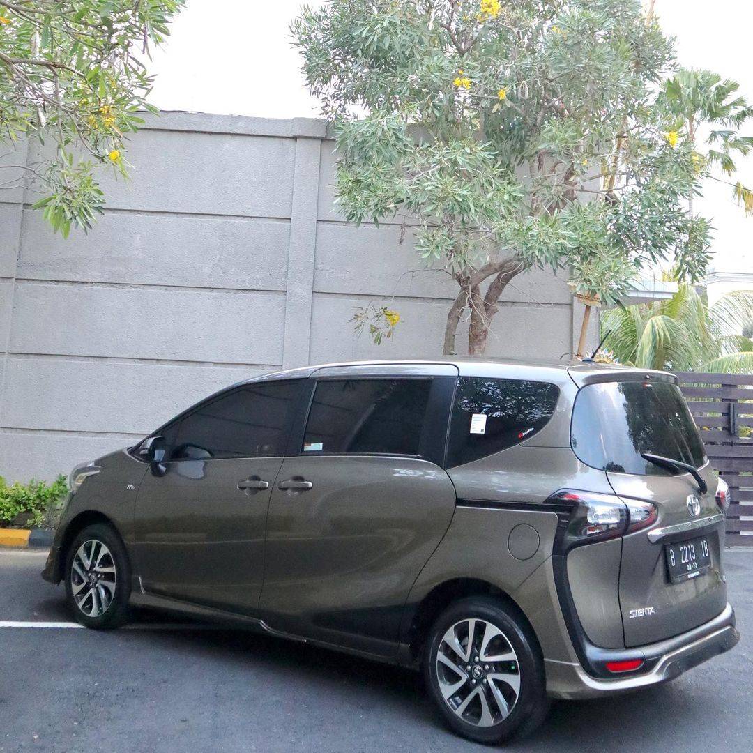 2018 Toyota Sienta Q CVT 2018 Toyota Sienta Q CVT