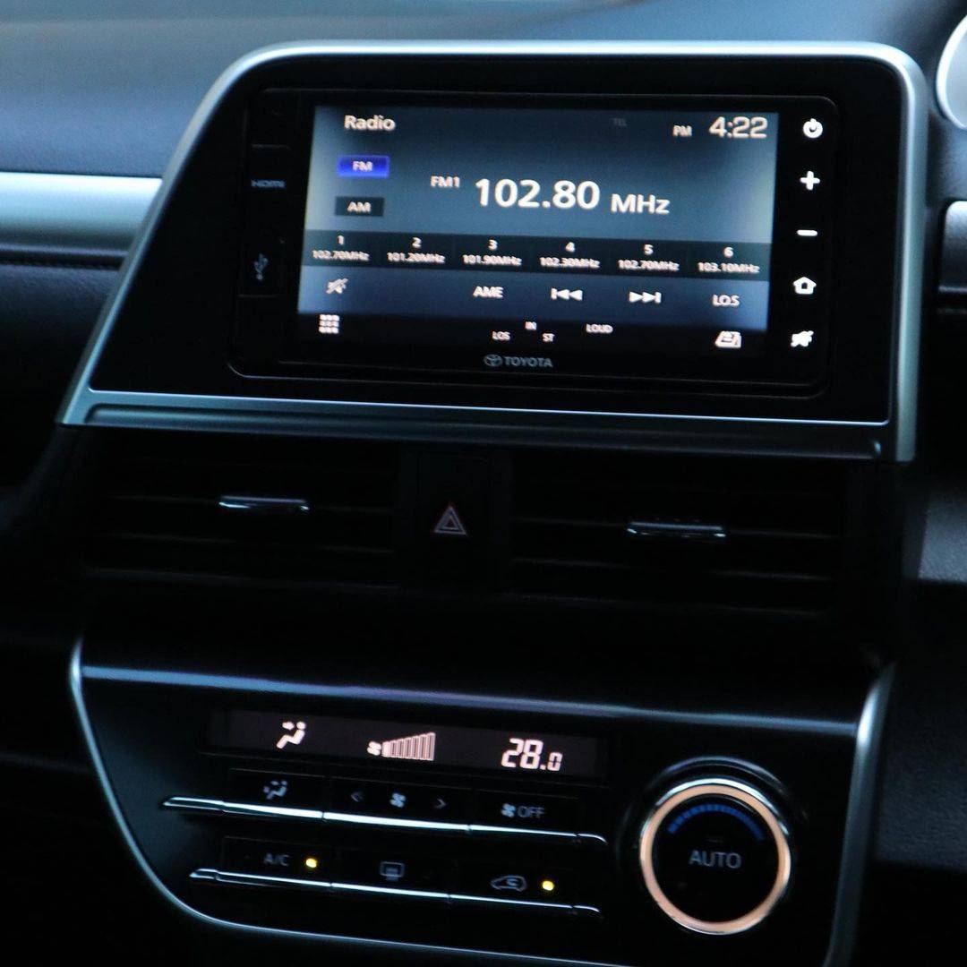 2018 Toyota Sienta Q CVT 2018 Toyota Sienta Q CVT