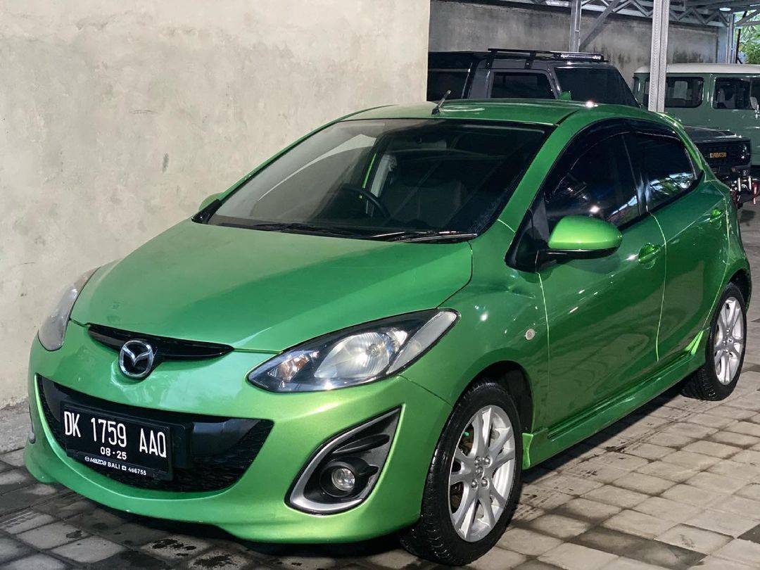 2011 Mazda 2 R AT 2011 Mazda 2 R AT