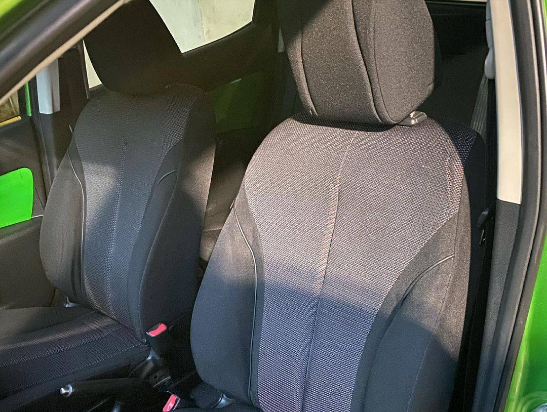 2011 Mazda 2 R AT 2011 Mazda 2 R AT