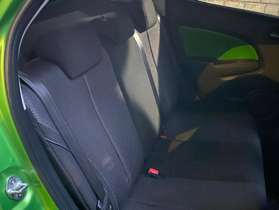 2011 Mazda 2 R AT 2011 Mazda 2 R AT