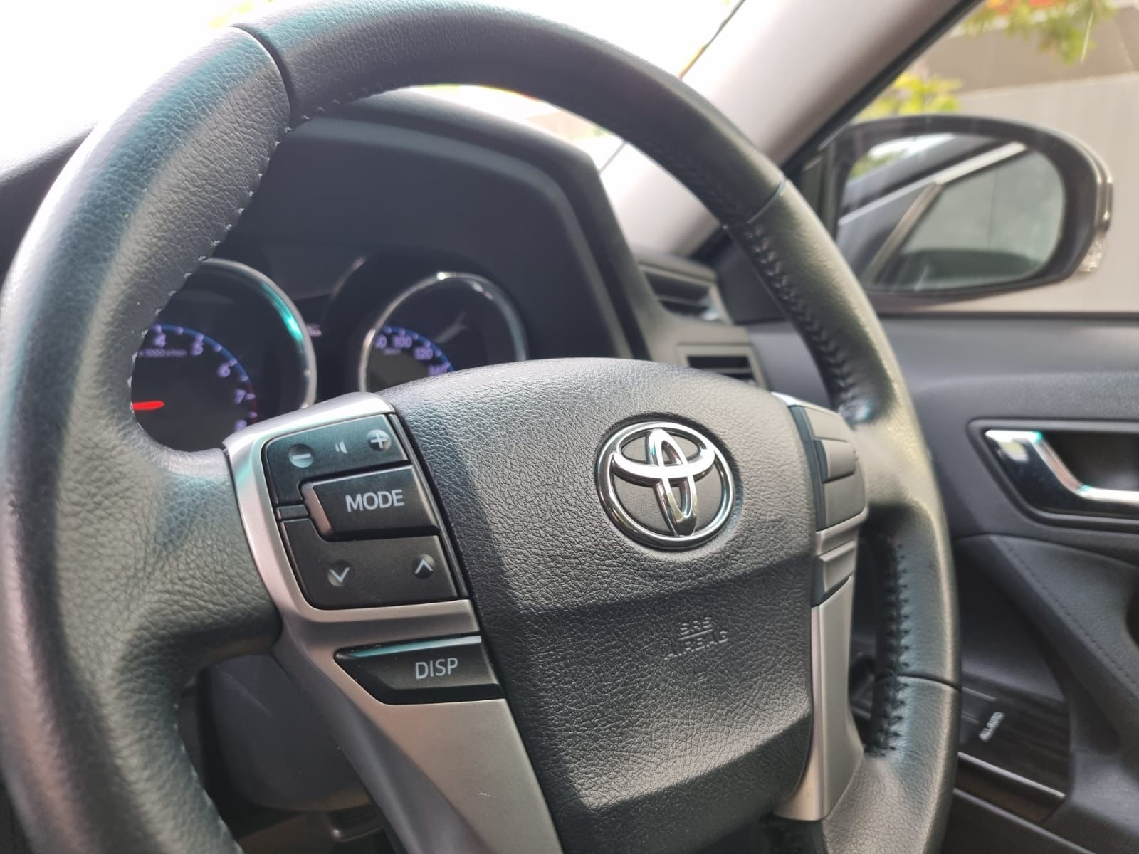 2012 Toyota Mark X Sedan 2.5L X AT 2012 Toyota Mark X Sedan 2.5L X AT