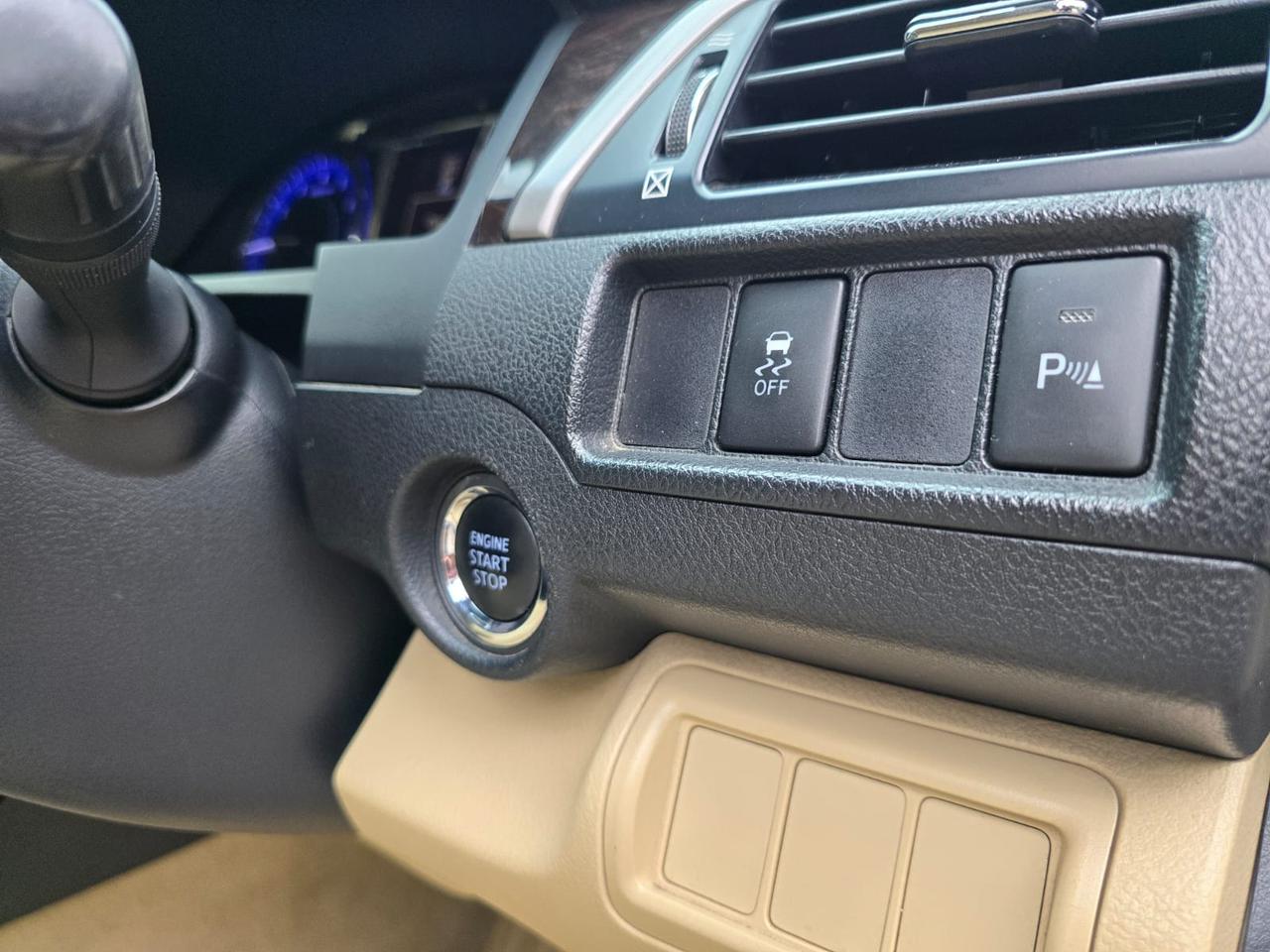 2015 Toyota Camry  2.4 V AT 2015 Toyota Camry  2.4 V AT