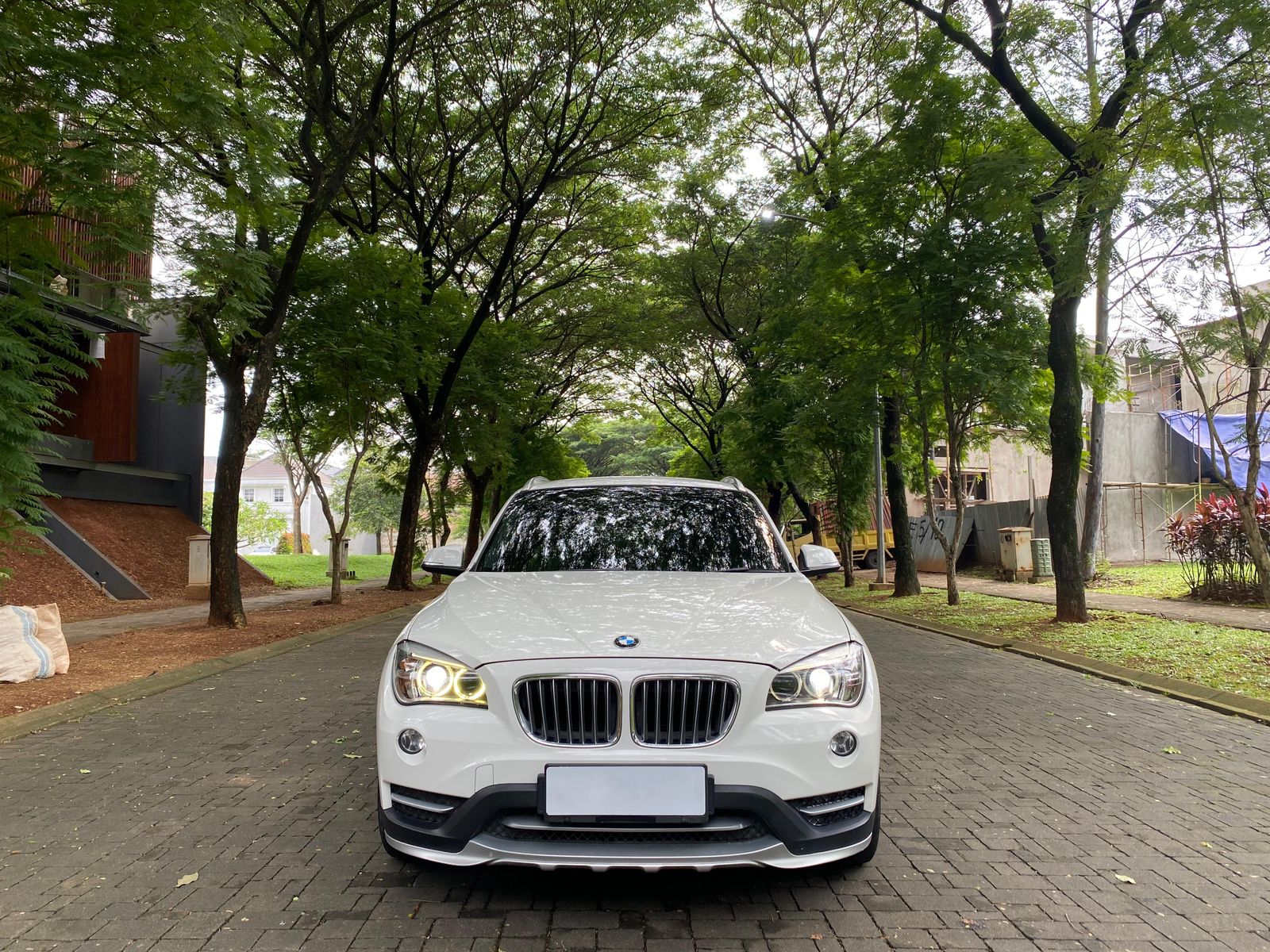 Second Hand 2015 BMW X1  SDRIVE 18i AT CKD Second Hand 2015 BMW X1  SDRIVE 18i AT CKD