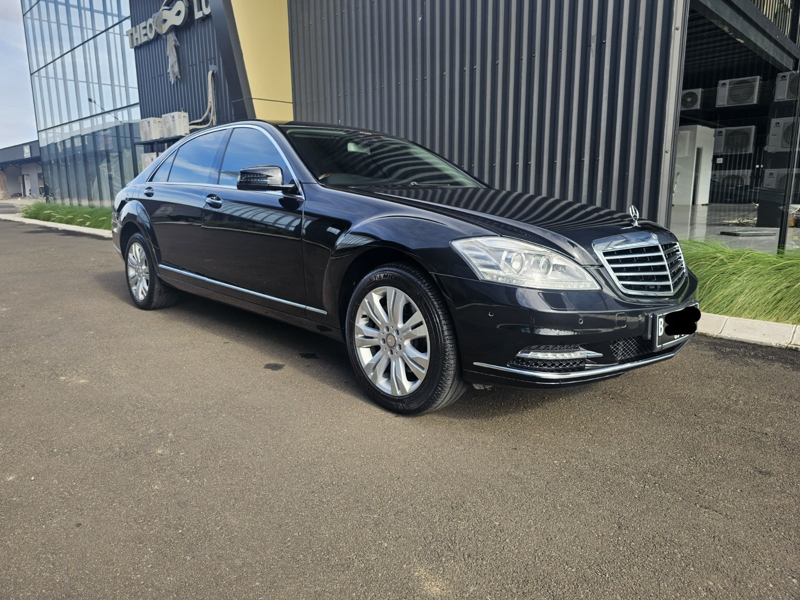 2011 Mercedes Benz S-Class  S 350 FL RSE Bekas 2011 Mercedes Benz S-Class  S 350 FL RSE Bekas
