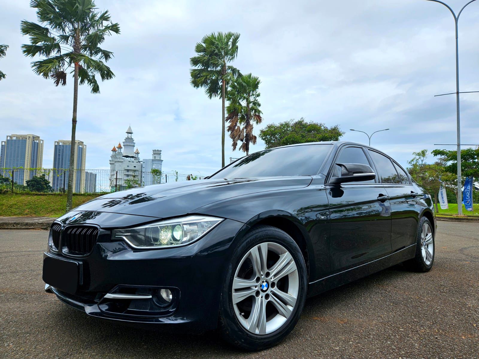 2015 BMW 3 Series Sedan  320i F30 SPORT 2015 BMW 3 Series Sedan  320i F30 SPORT