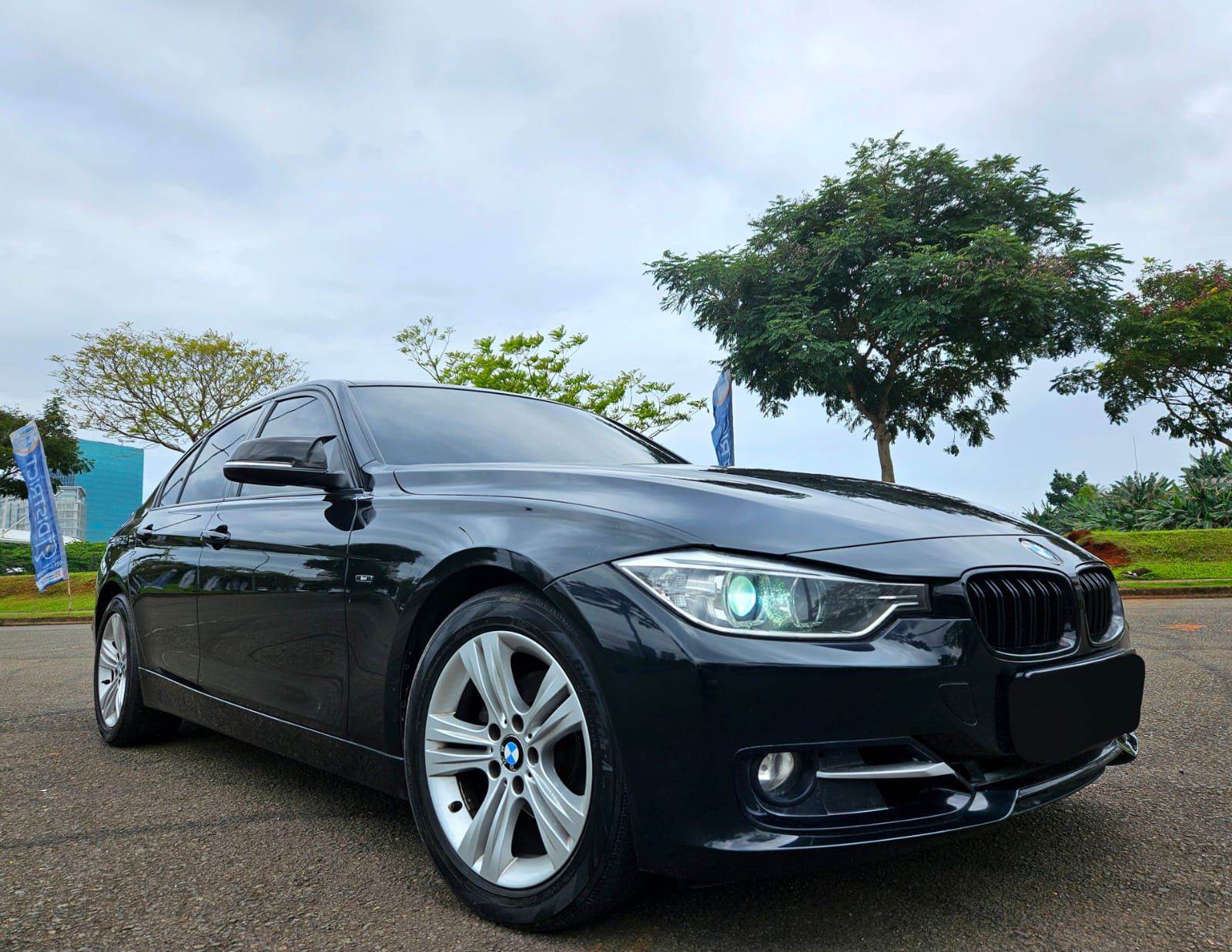 2015 BMW 3 Series Sedan  320i F30 SPORT 2015 BMW 3 Series Sedan  320i F30 SPORT