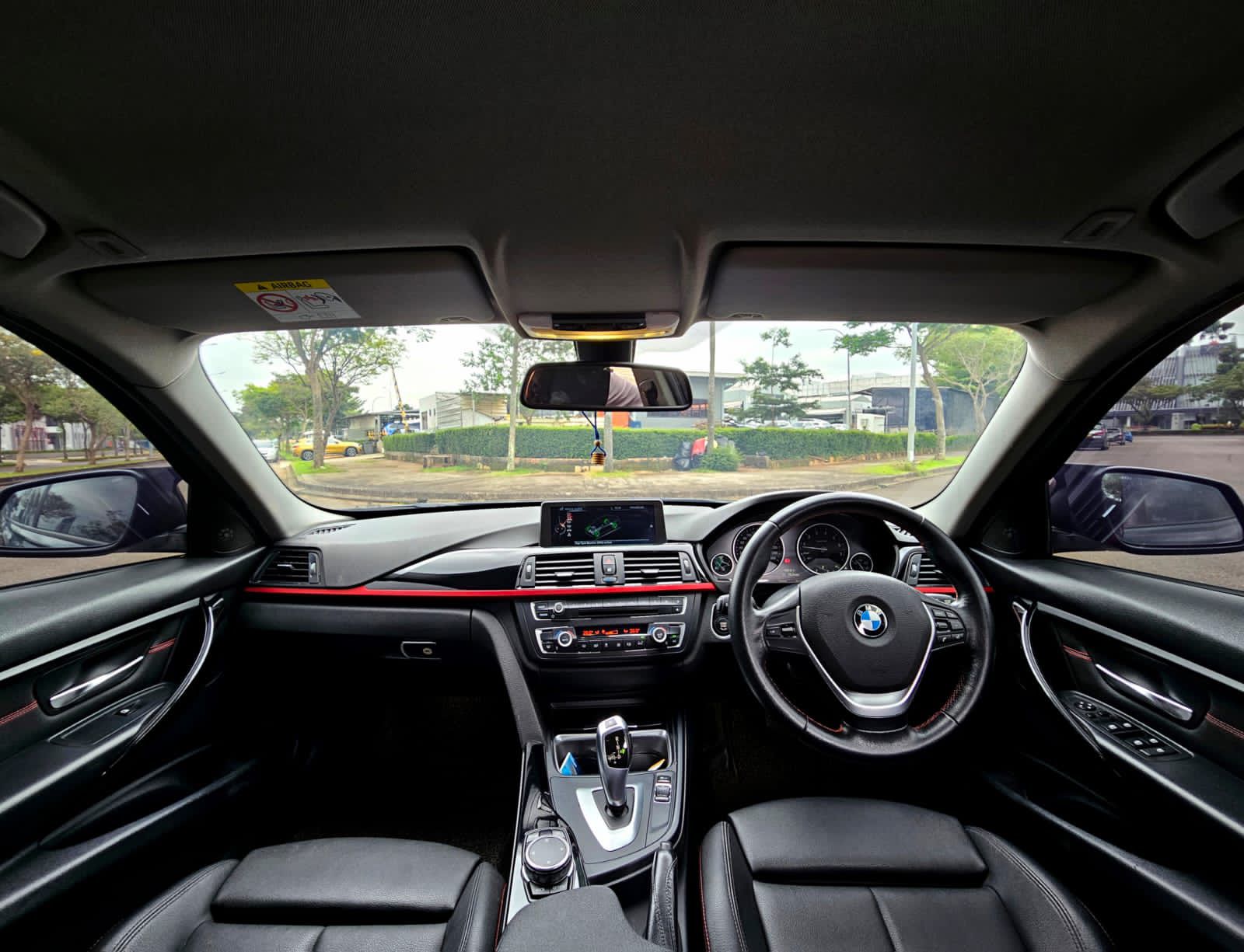 2015 BMW 3 Series Sedan  320i F30 SPORT 2015 BMW 3 Series Sedan  320i F30 SPORT