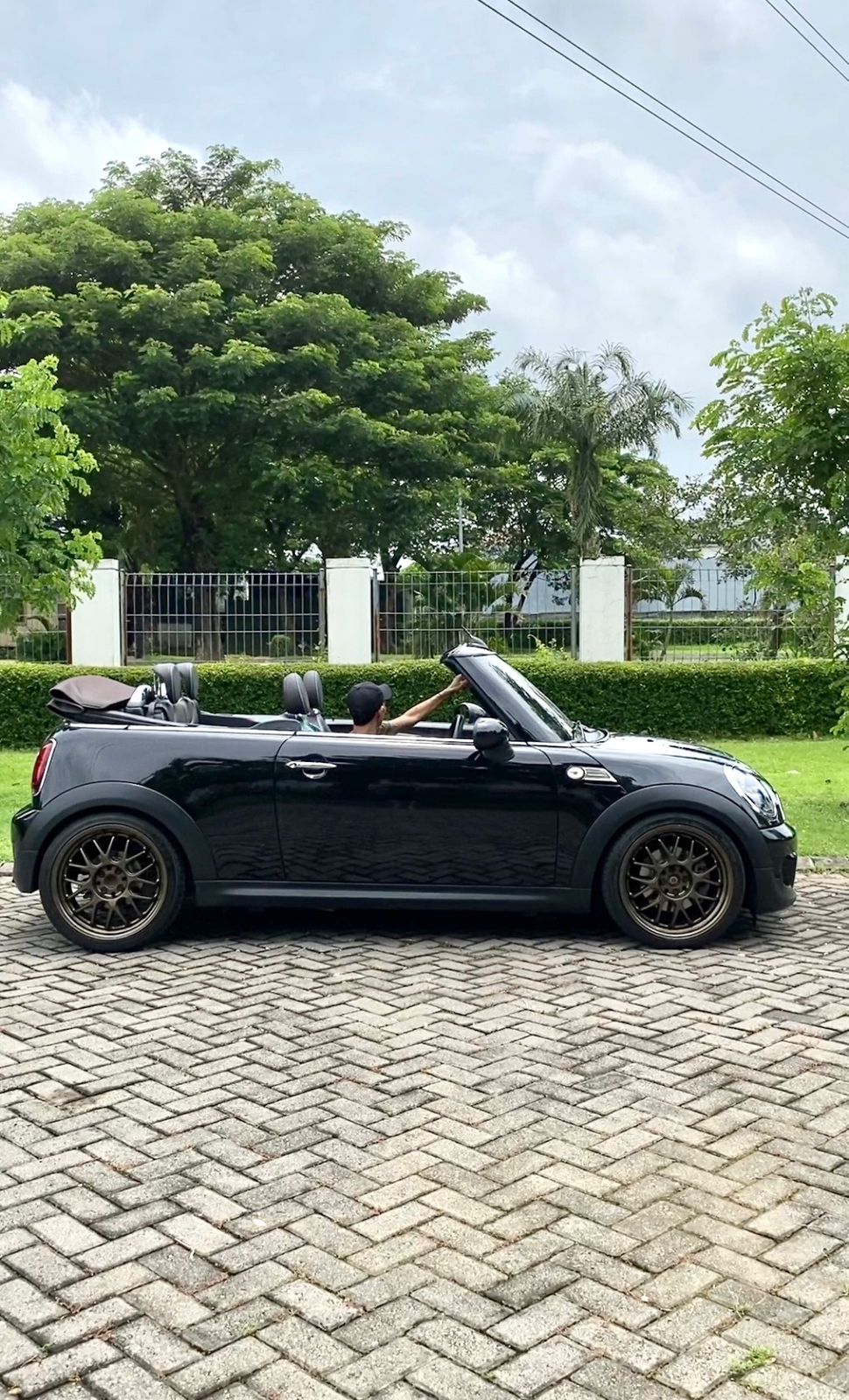 2012 MINI Convertible COOPER S HIGHGATE 2012 MINI Convertible COOPER S HIGHGATE