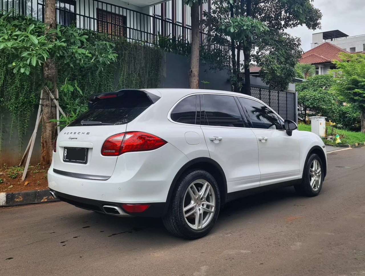 2013 Porsche Cayenne Standard 2013 Porsche Cayenne Standard