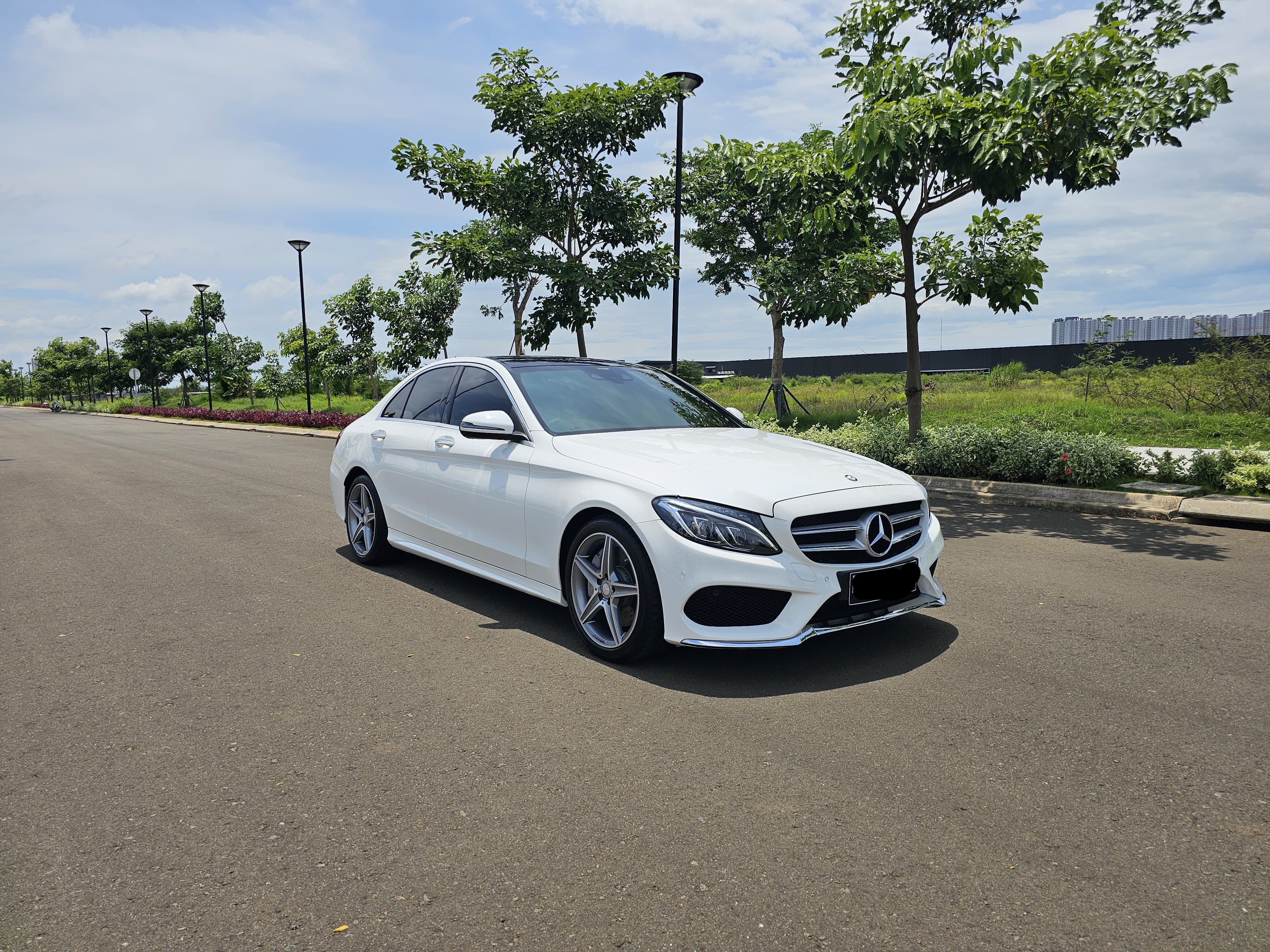 2016 Mercedes Benz C-Class Sedan C 250 AMG 2016 Mercedes Benz C-Class Sedan C 250 AMG