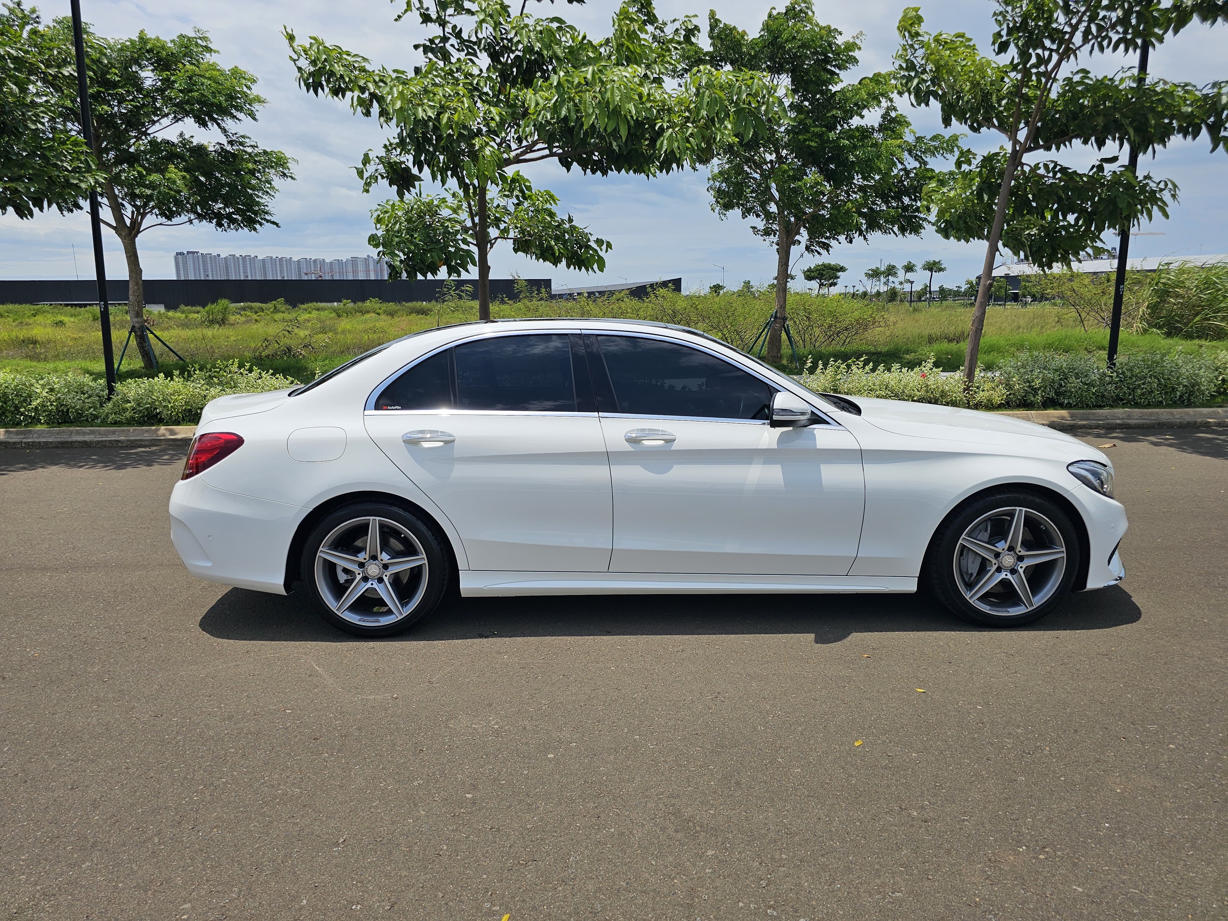 2016 Mercedes Benz C-Class Sedan C 250 AMG 2016 Mercedes Benz C-Class Sedan C 250 AMG